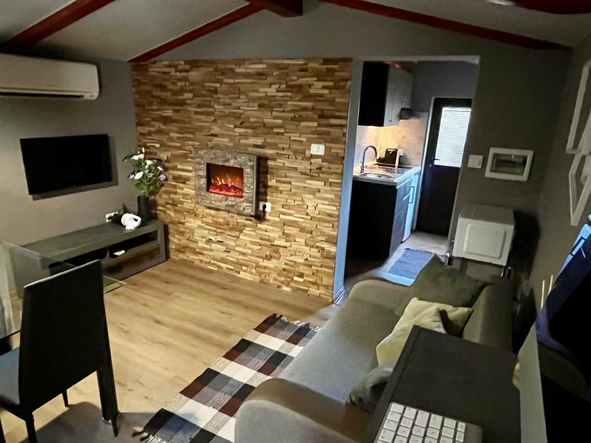 Apartment Eos Струнян Екстериор снимка